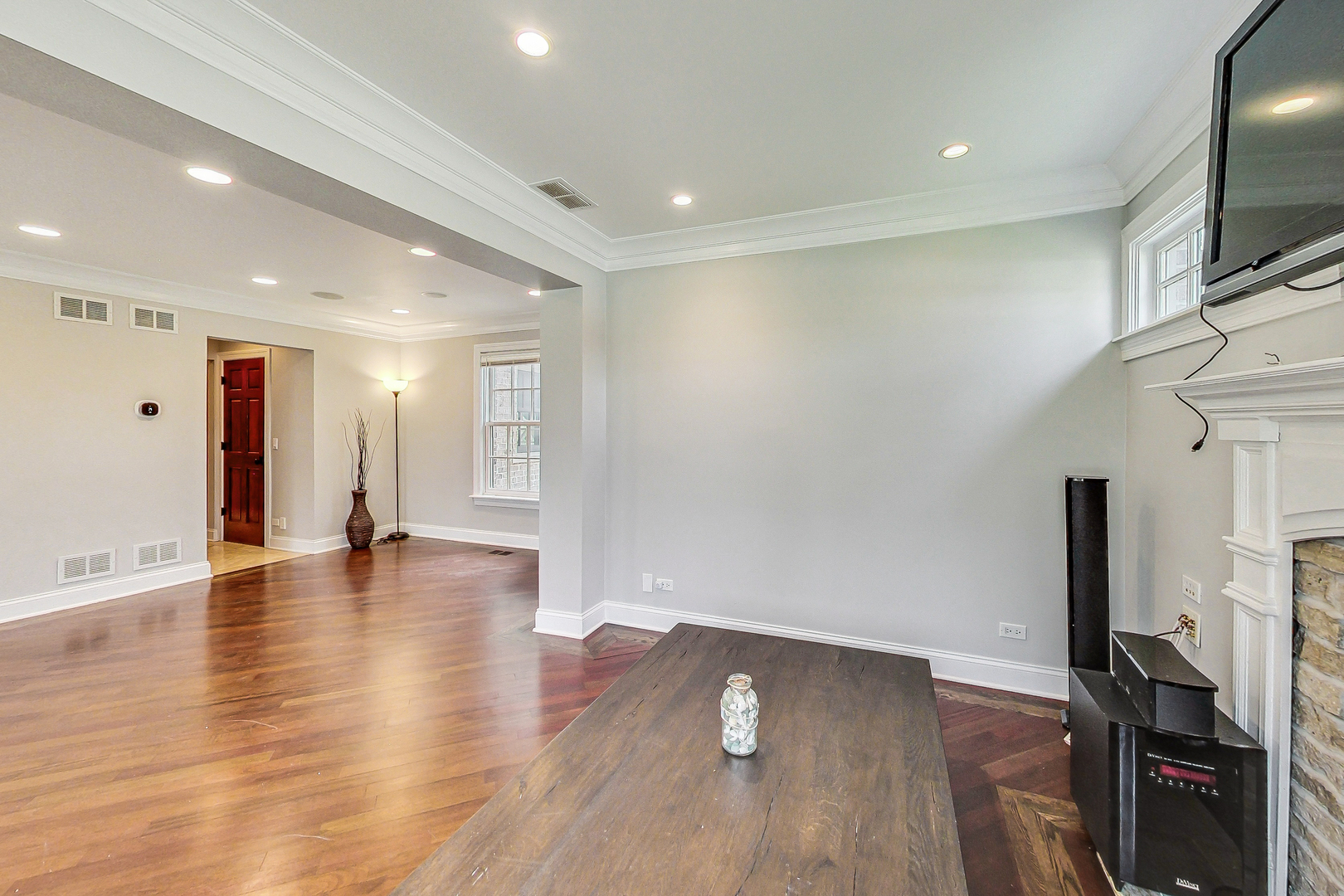 6654 N Kilbourn Avenue