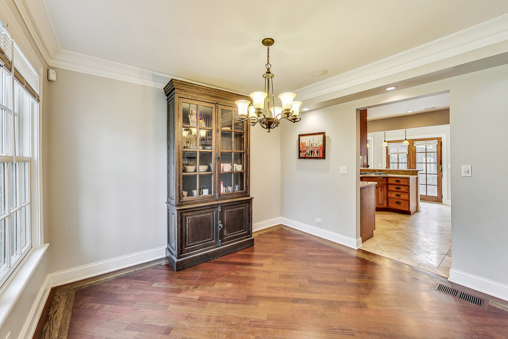 6654 N Kilbourn Avenue