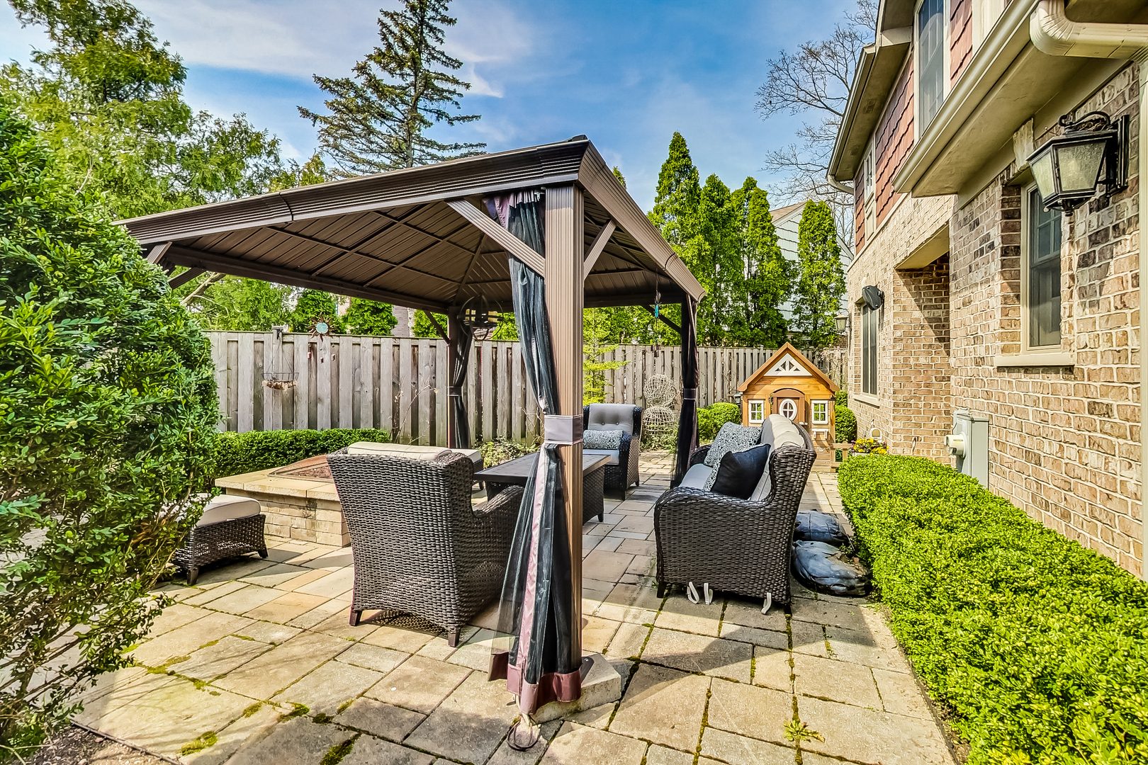 6654 N Kilbourn Avenue