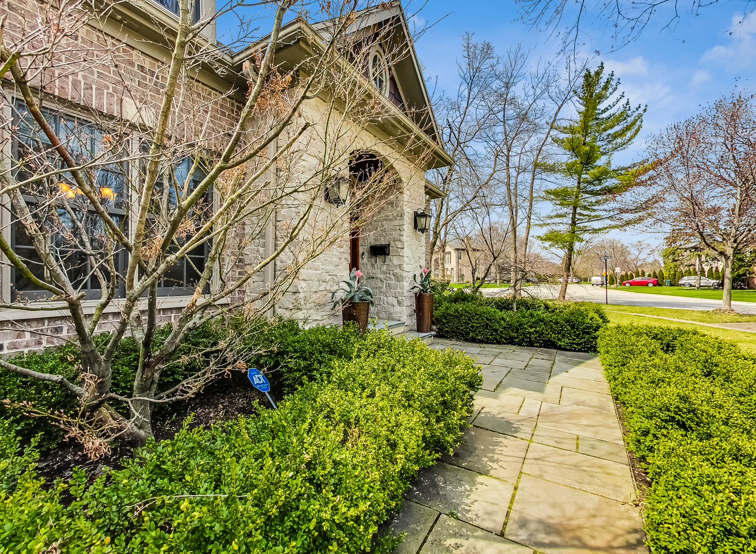 6654 N Kilbourn Avenue