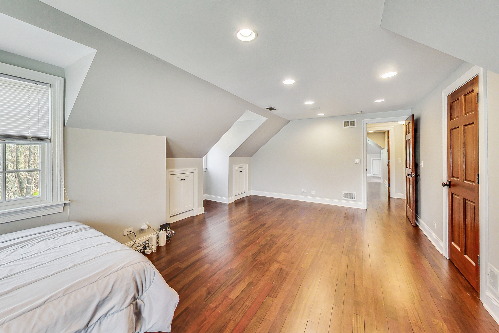 6654 N Kilbourn Avenue