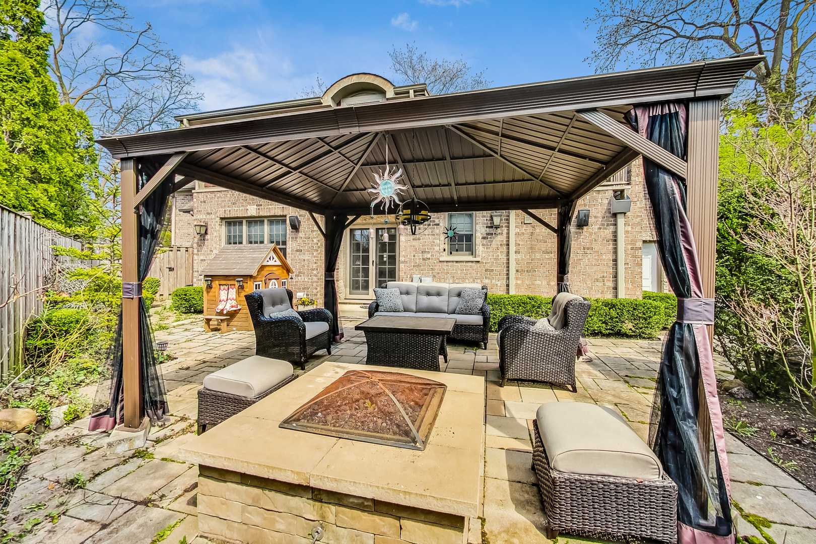 6654 N Kilbourn Avenue