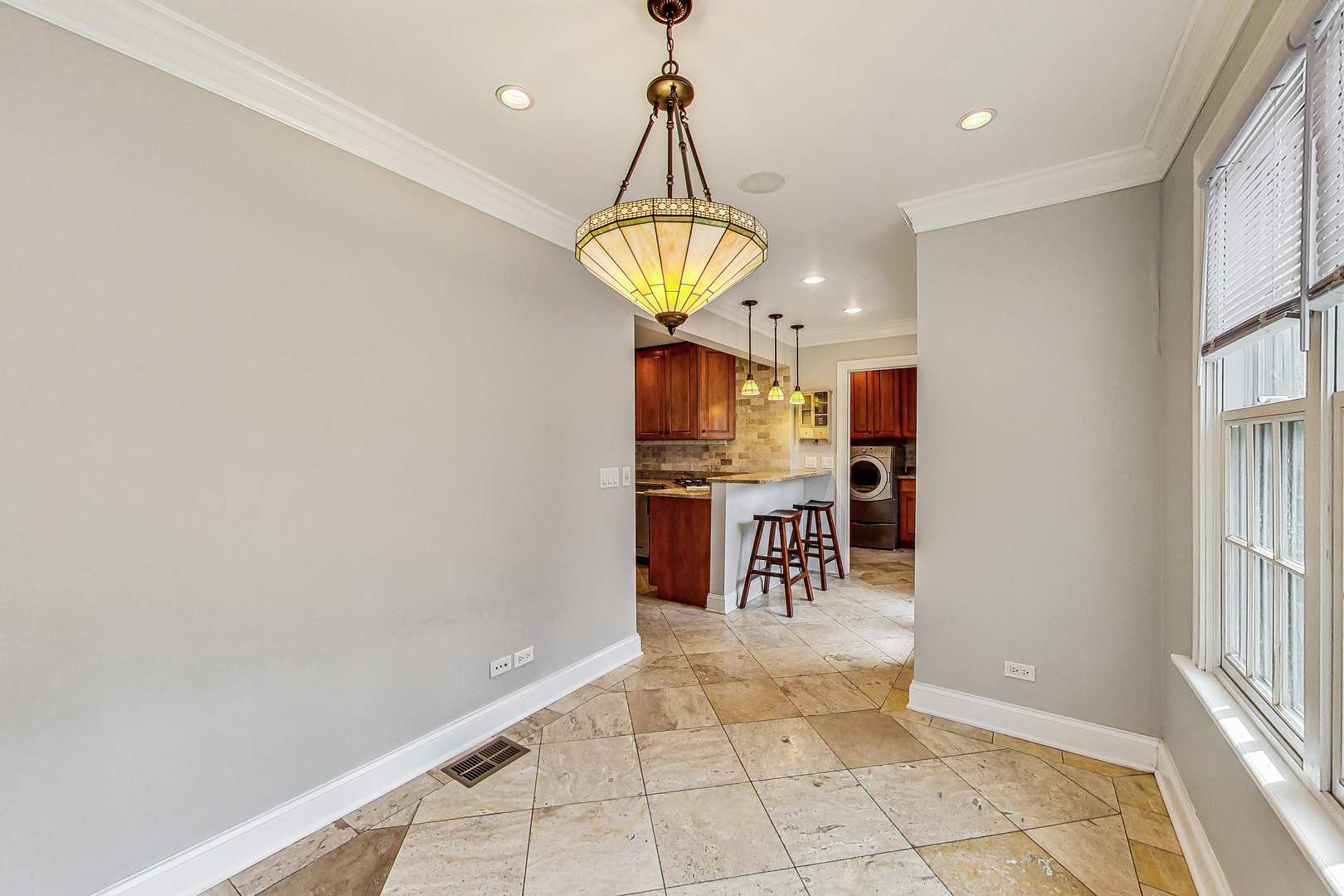 6654 N Kilbourn Avenue