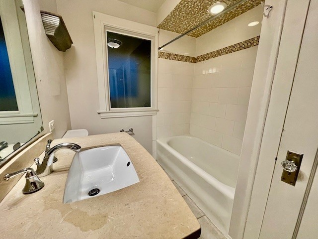 3329 Wesley Avenue Unit: 1