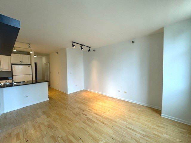 1255 S STATE Street Unit: 1005