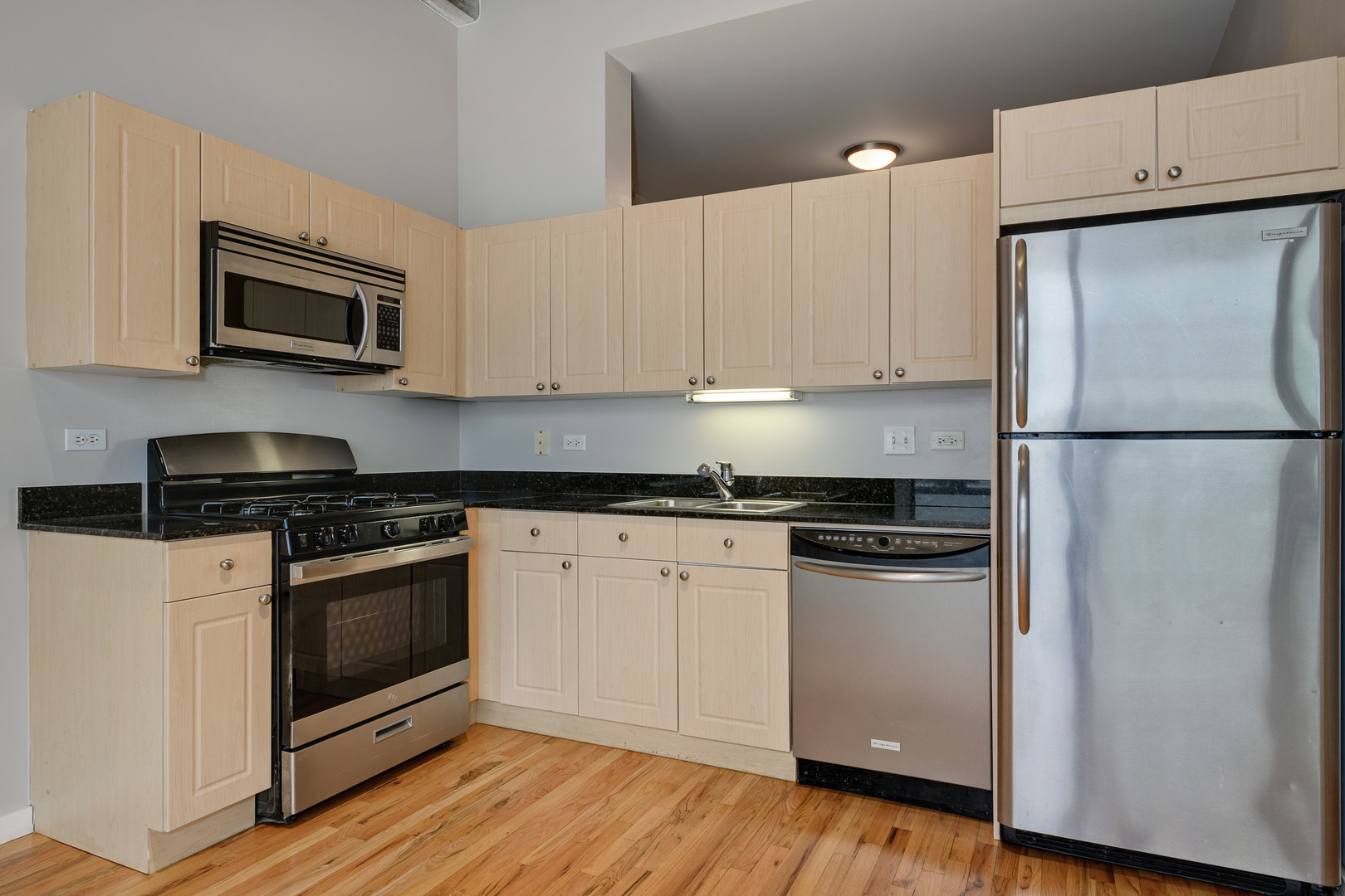 1620 S Michigan Avenue Unit: 1212