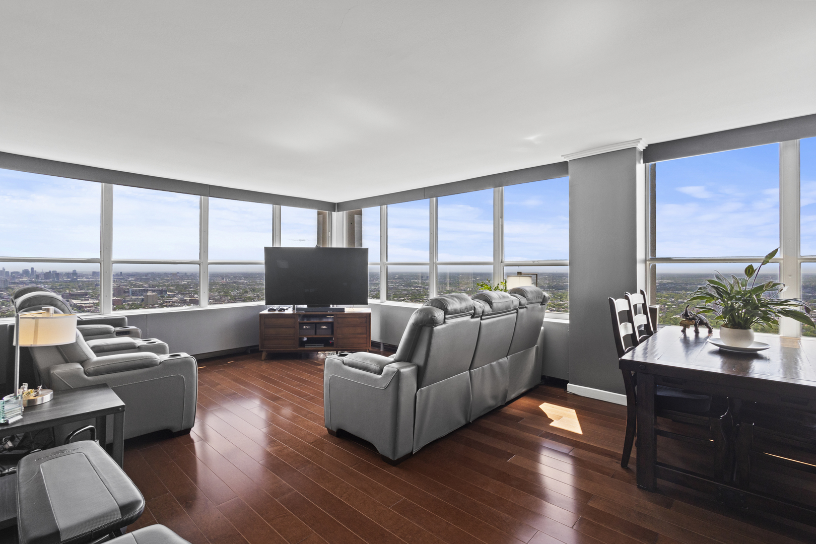 655 W Irving Park Road Unit: 4717