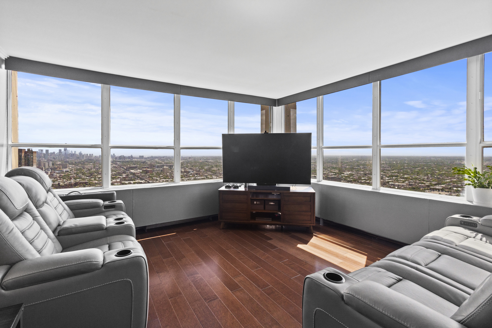 655 W Irving Park Road Unit: 4717