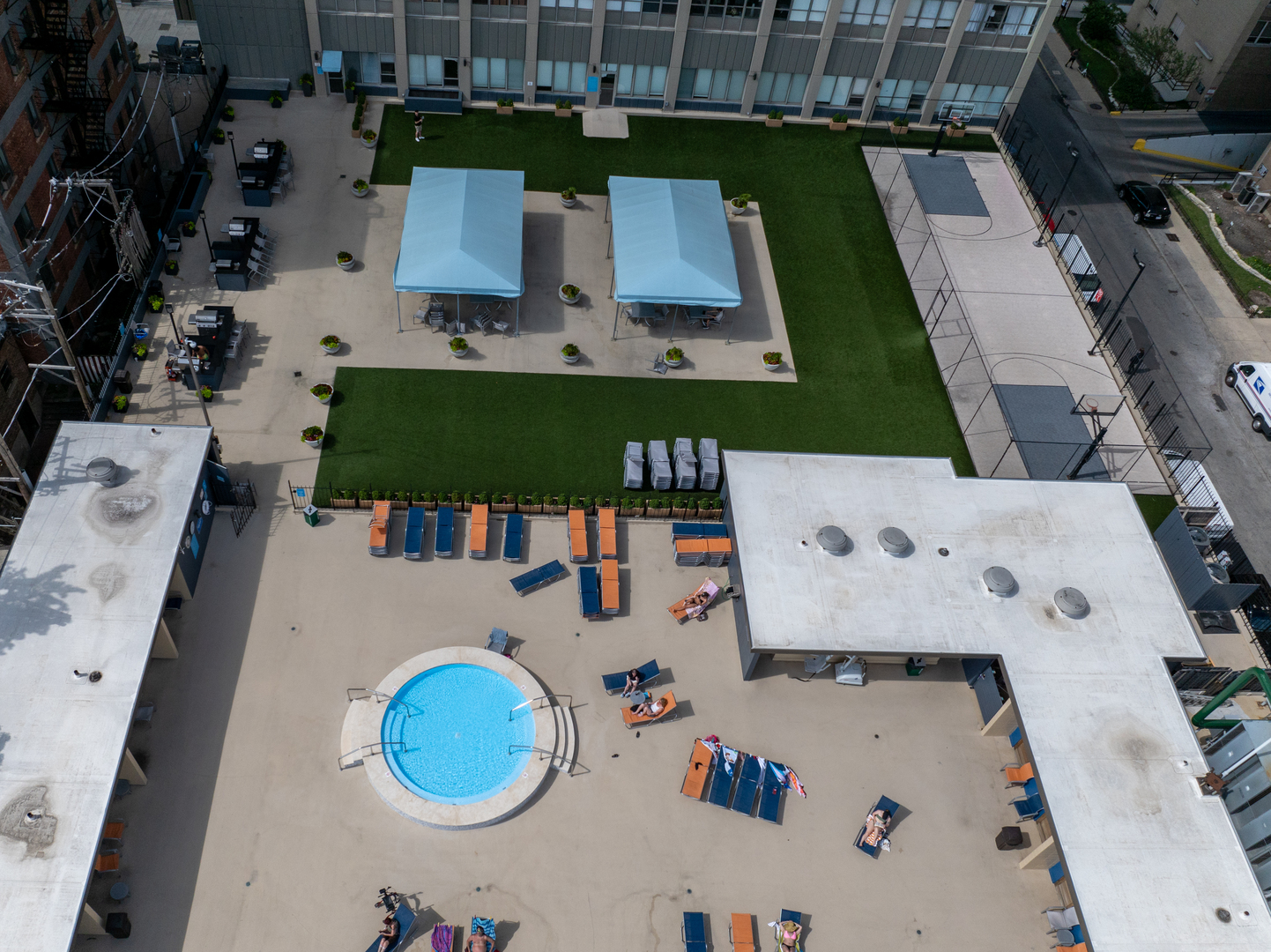 655 W Irving Park Road Unit: 4717