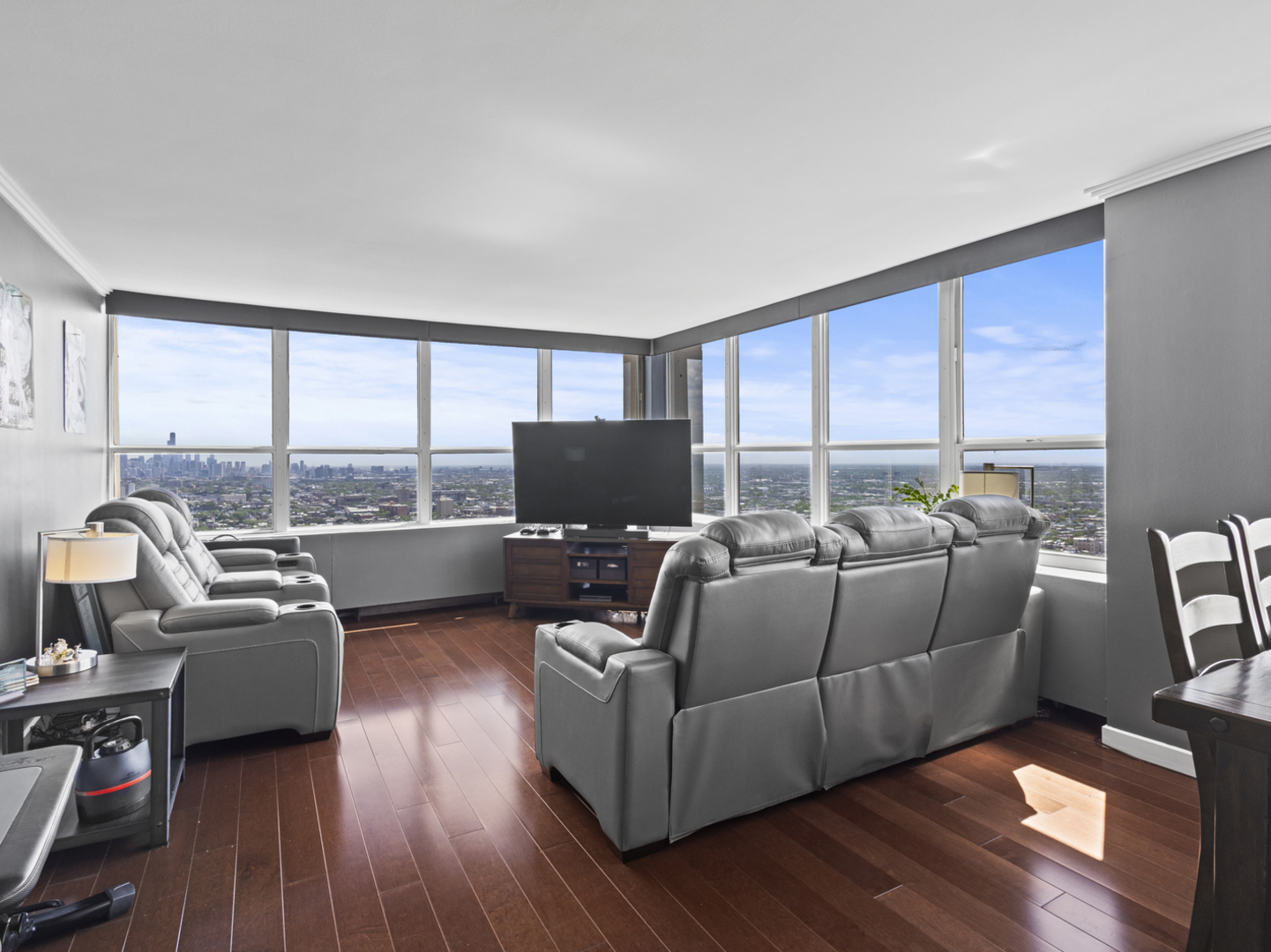 655 W Irving Park Road Unit: 4717