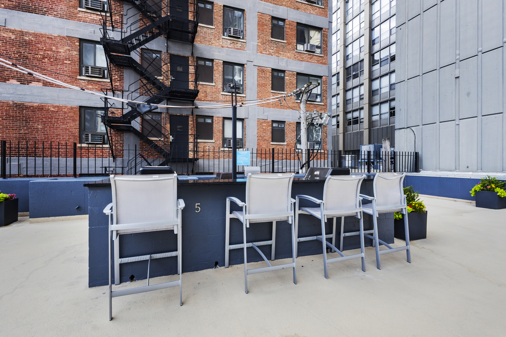 655 W Irving Park Road Unit: 4717