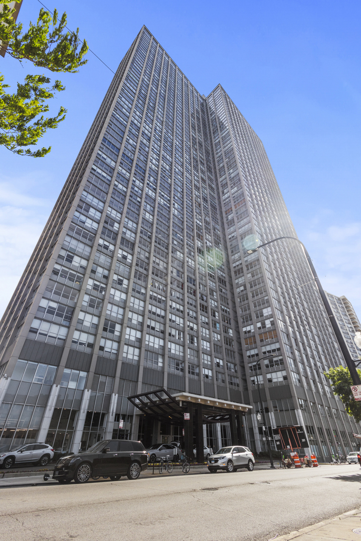 655 W Irving Park Road Unit: 4717