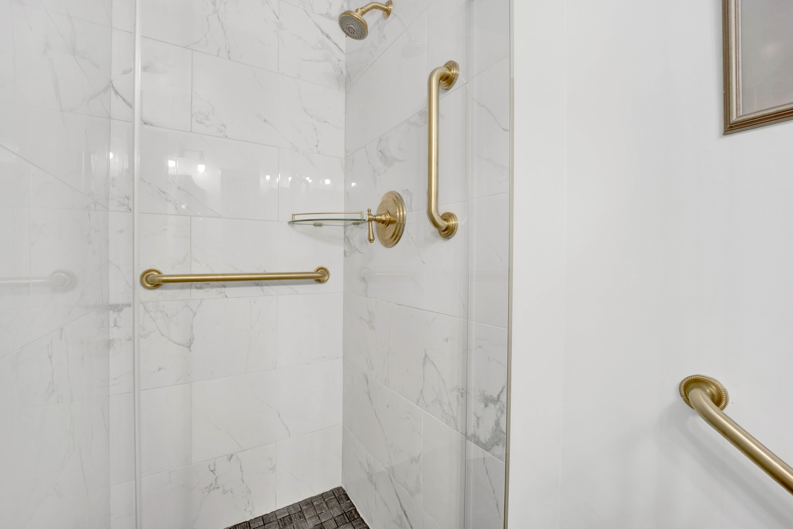 4250 N MARINE Drive Unit: 536