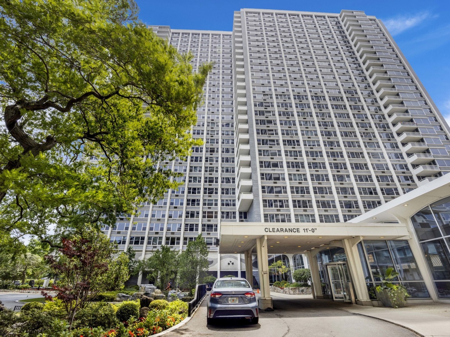 4250 N MARINE Drive Unit: 536