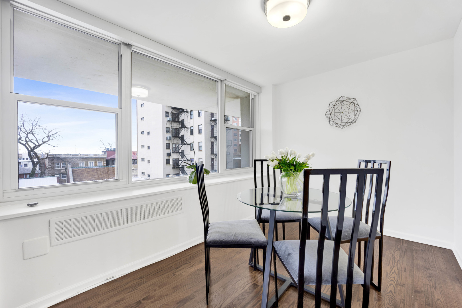 4250 N MARINE Drive Unit: 536