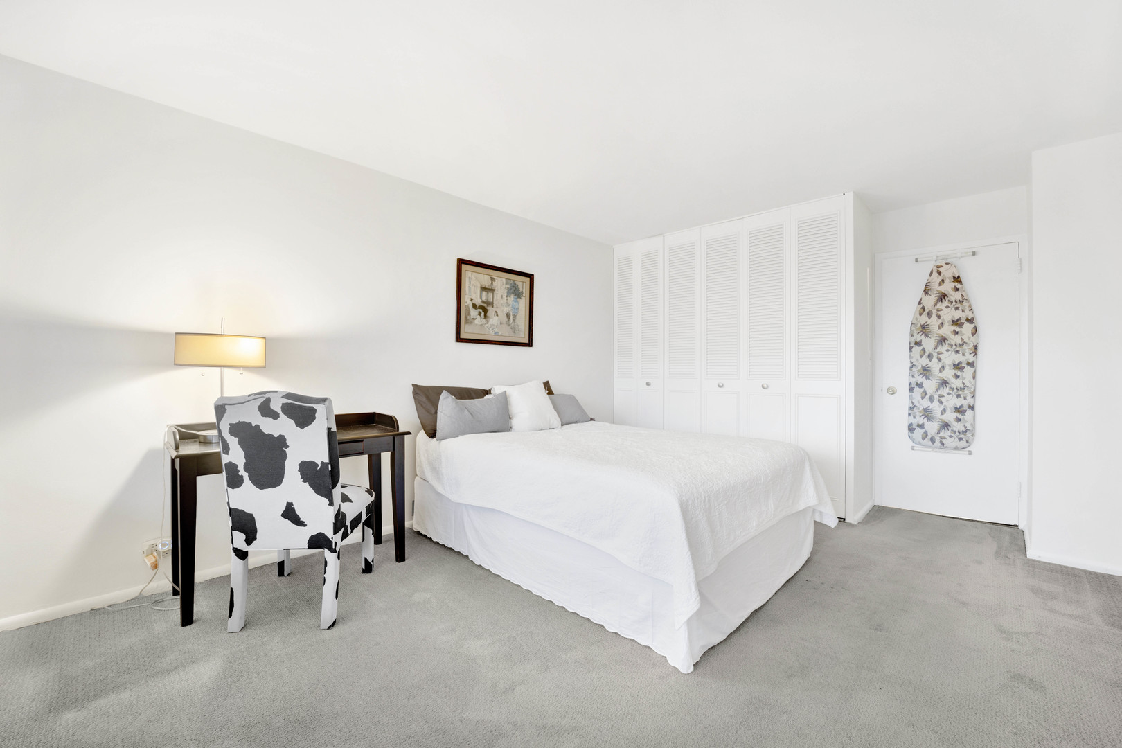 4250 N MARINE Drive Unit: 536