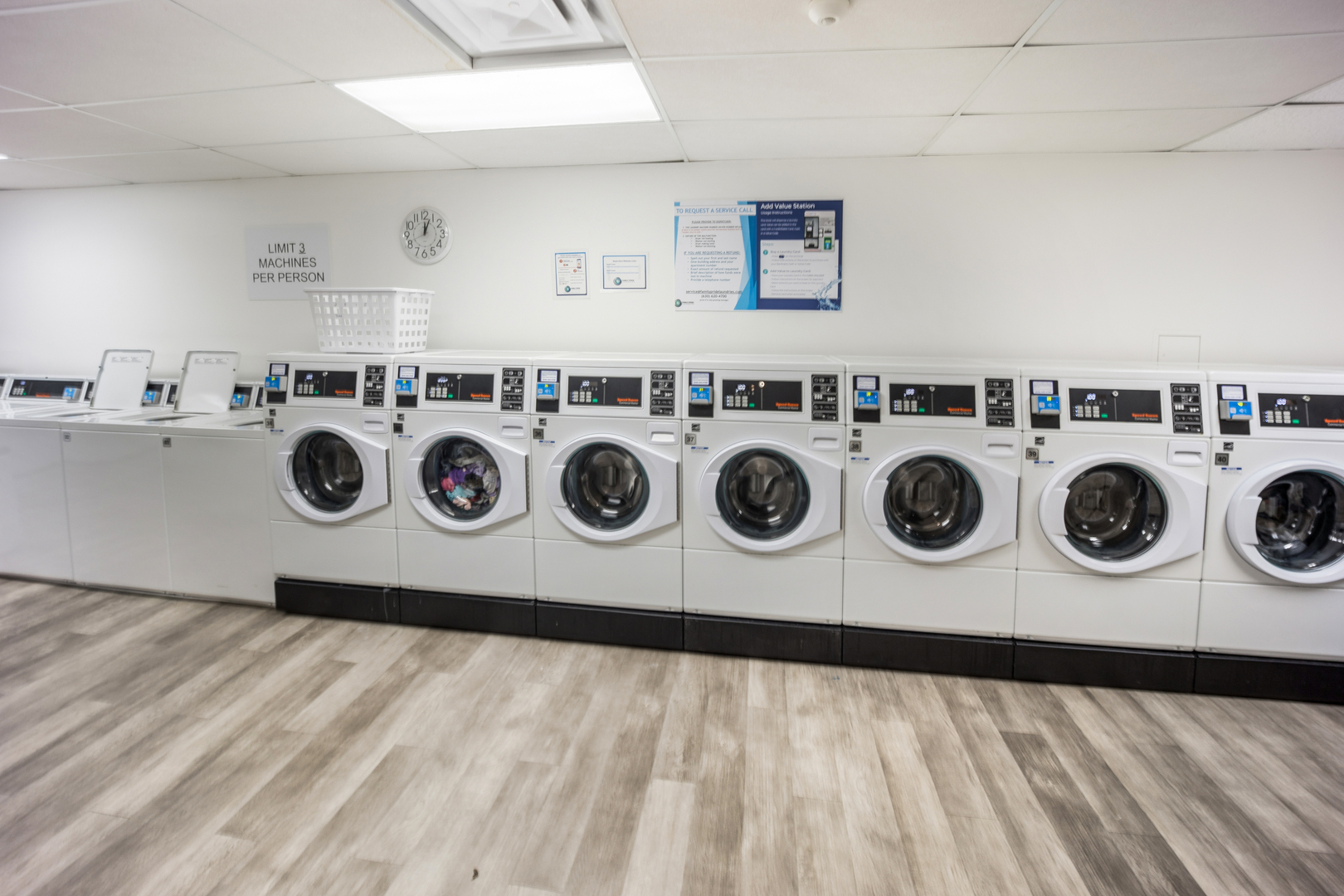 4250 N MARINE Drive Unit: 536