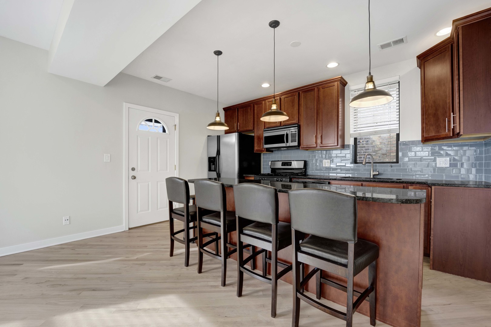 4812 N Hoyne Avenue Unit: 4