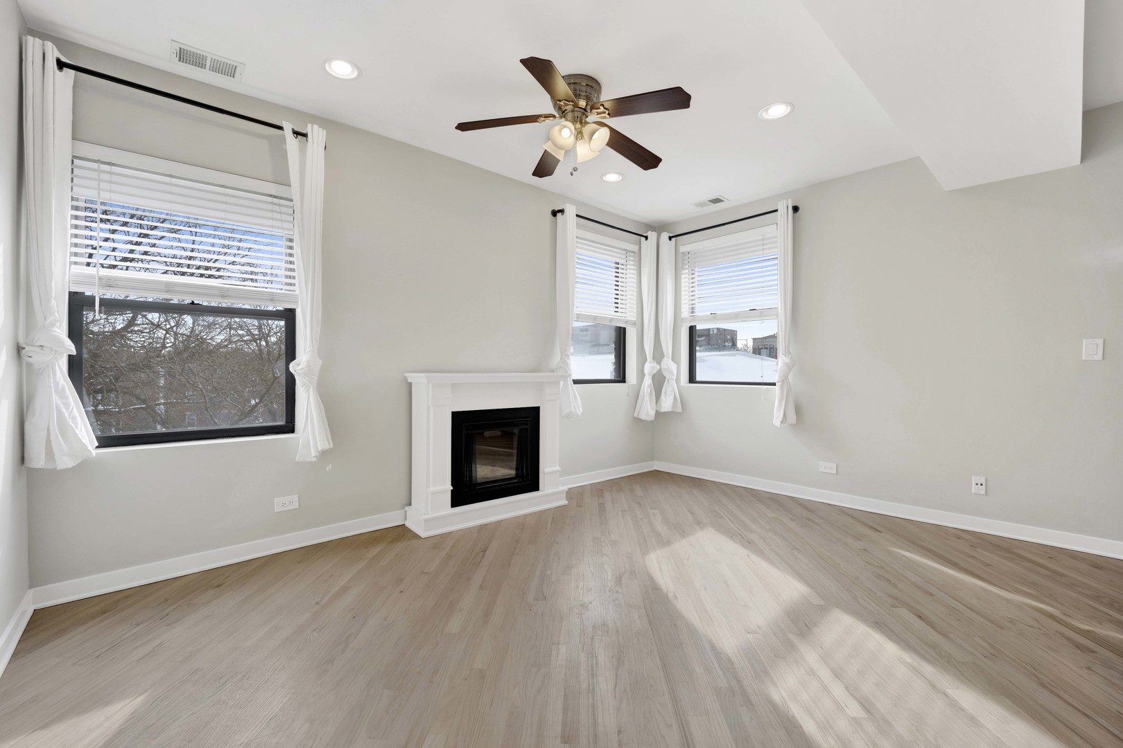 4812 N Hoyne Avenue Unit: 4