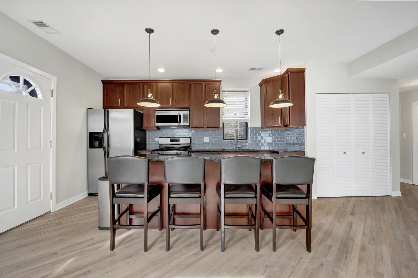 4812 N Hoyne Avenue Unit: 4