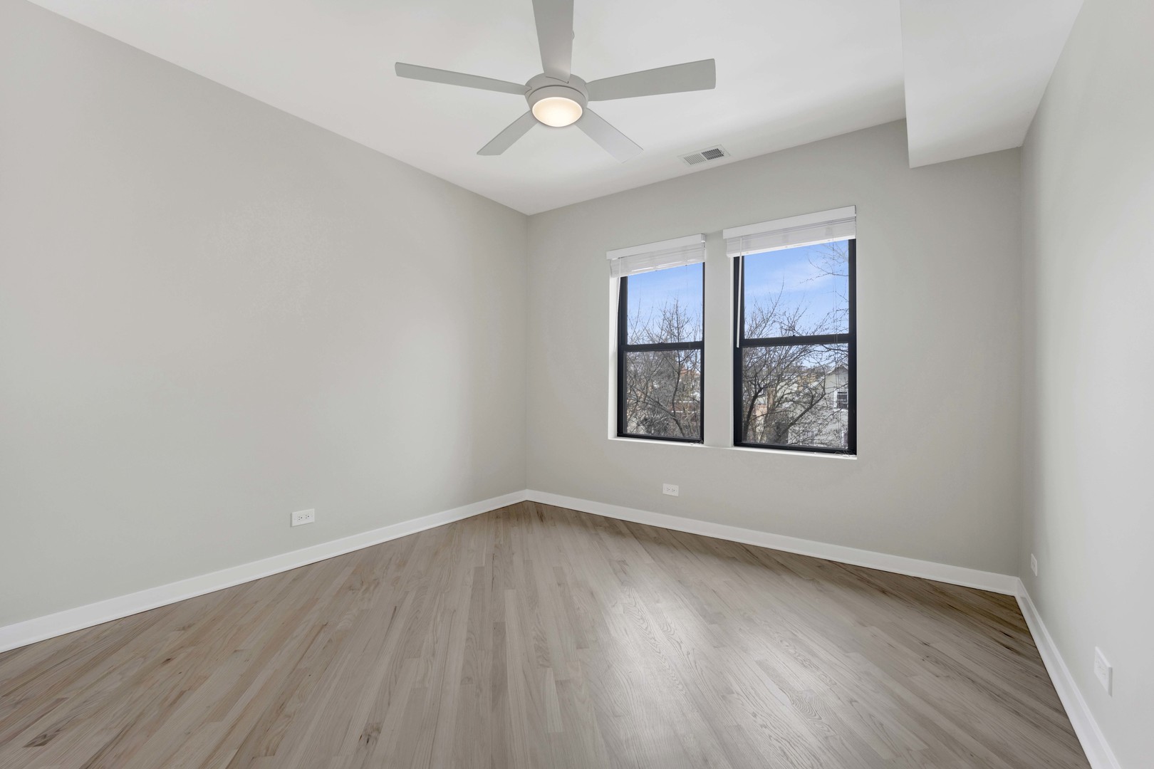 4812 N Hoyne Avenue Unit: 4