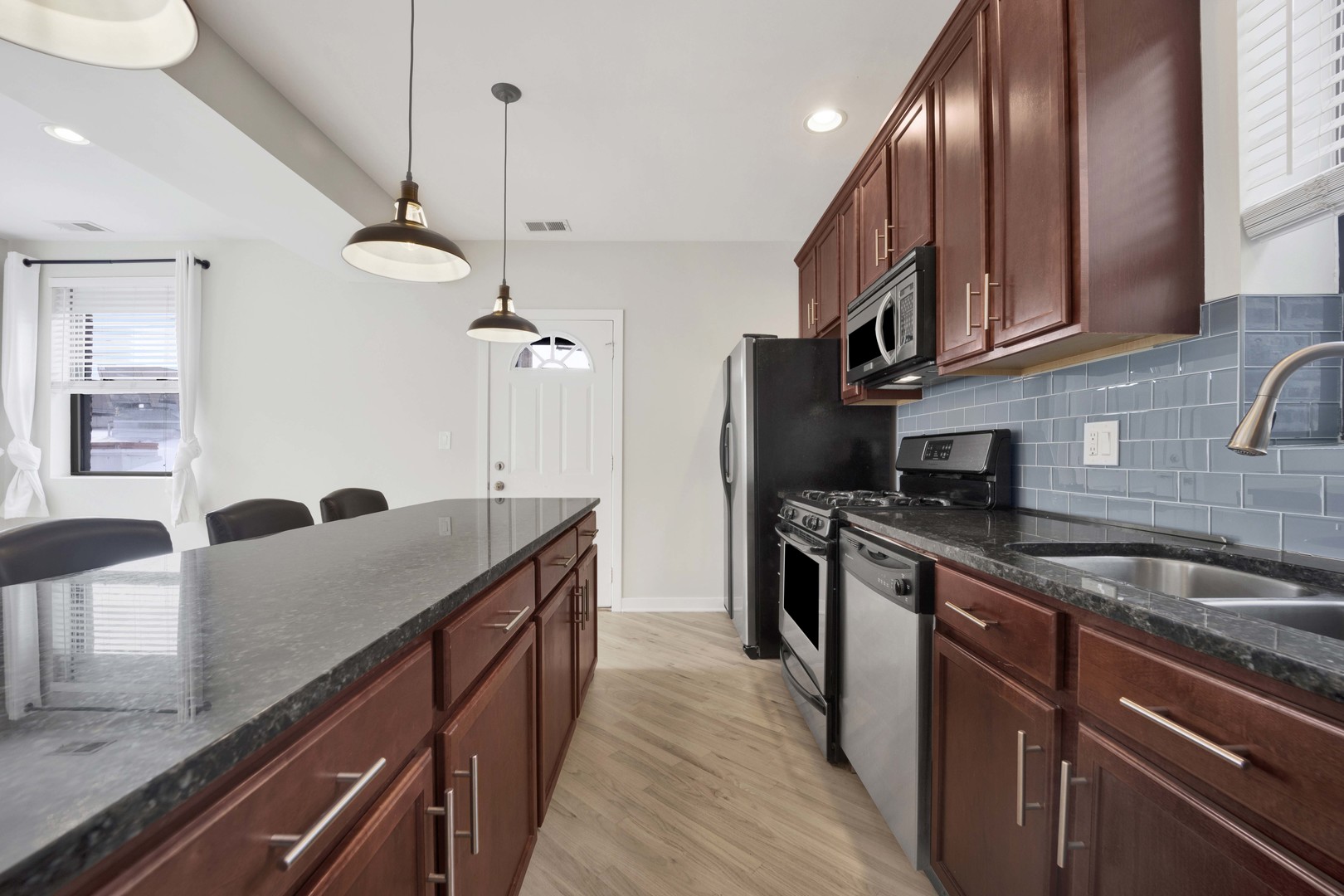 4812 N Hoyne Avenue Unit: 4