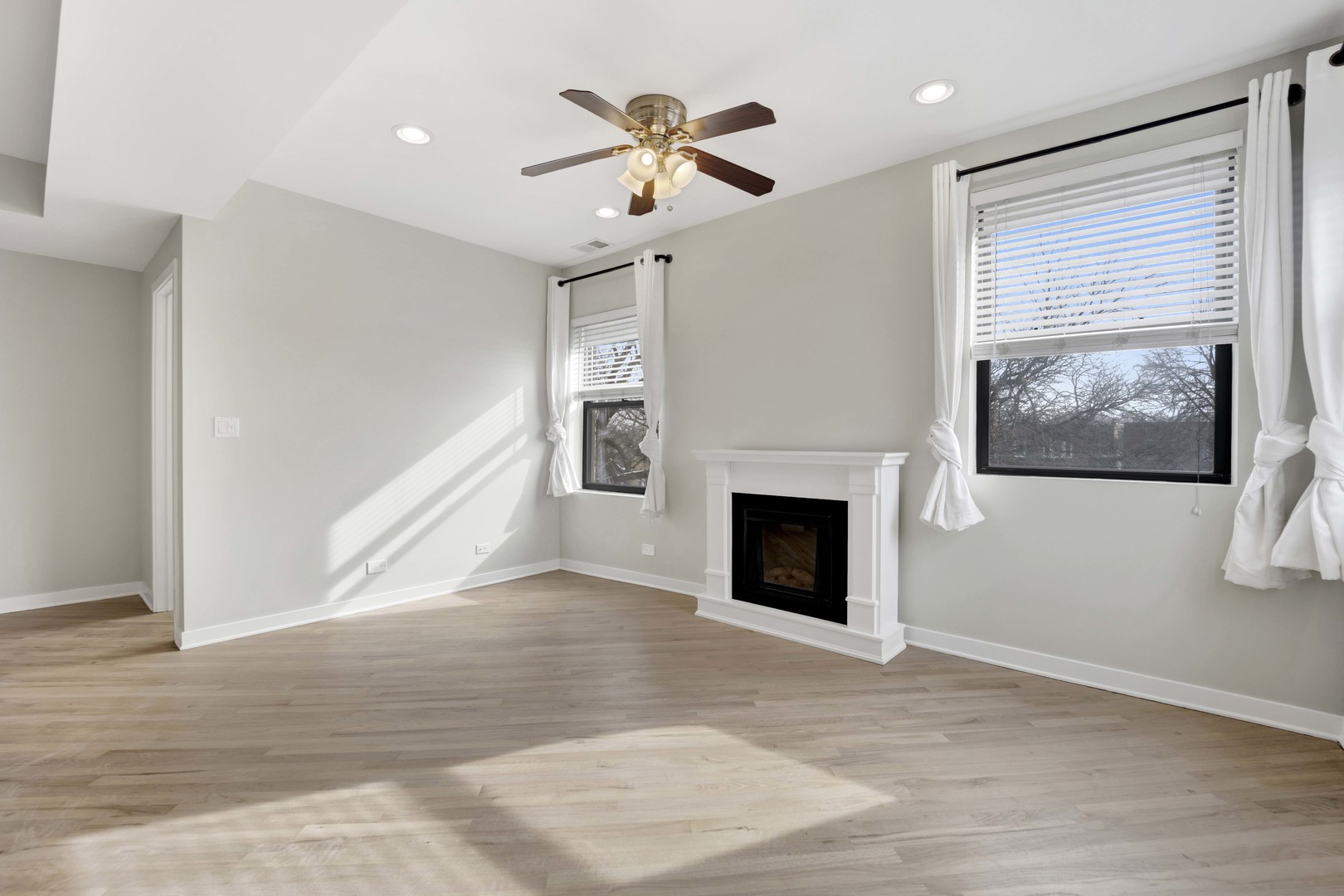 4812 N Hoyne Avenue Unit: 4