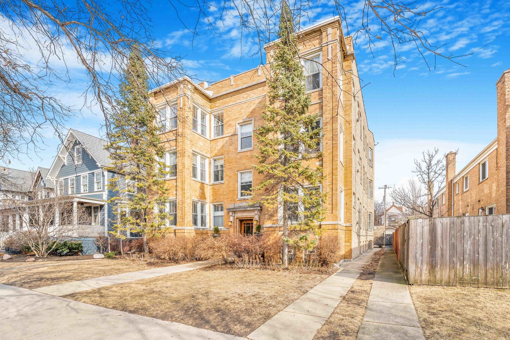 4421 N Hermitage Avenue Unit: 2S