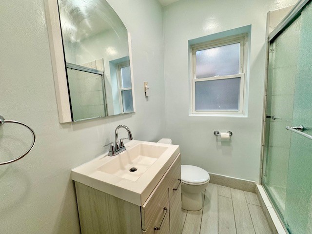 5618 N Artesian Avenue Unit: 1