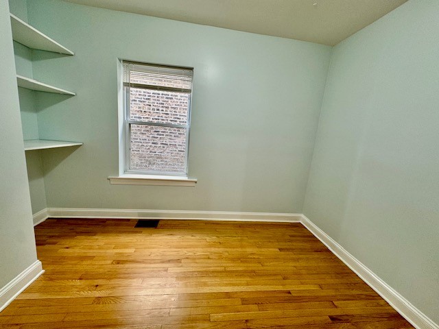 5618 N Artesian Avenue Unit: 1