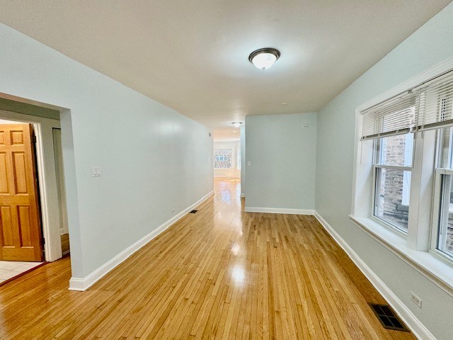 5618 N Artesian Avenue Unit: 1