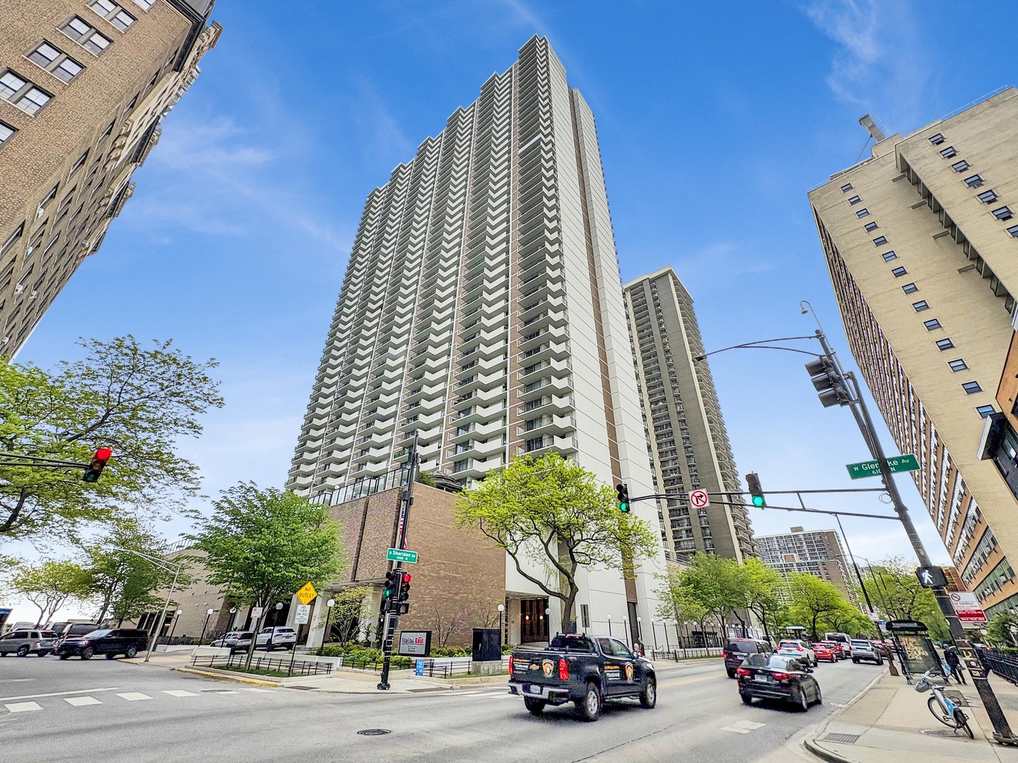 6033 N SHERIDAN Road Unit: 8E