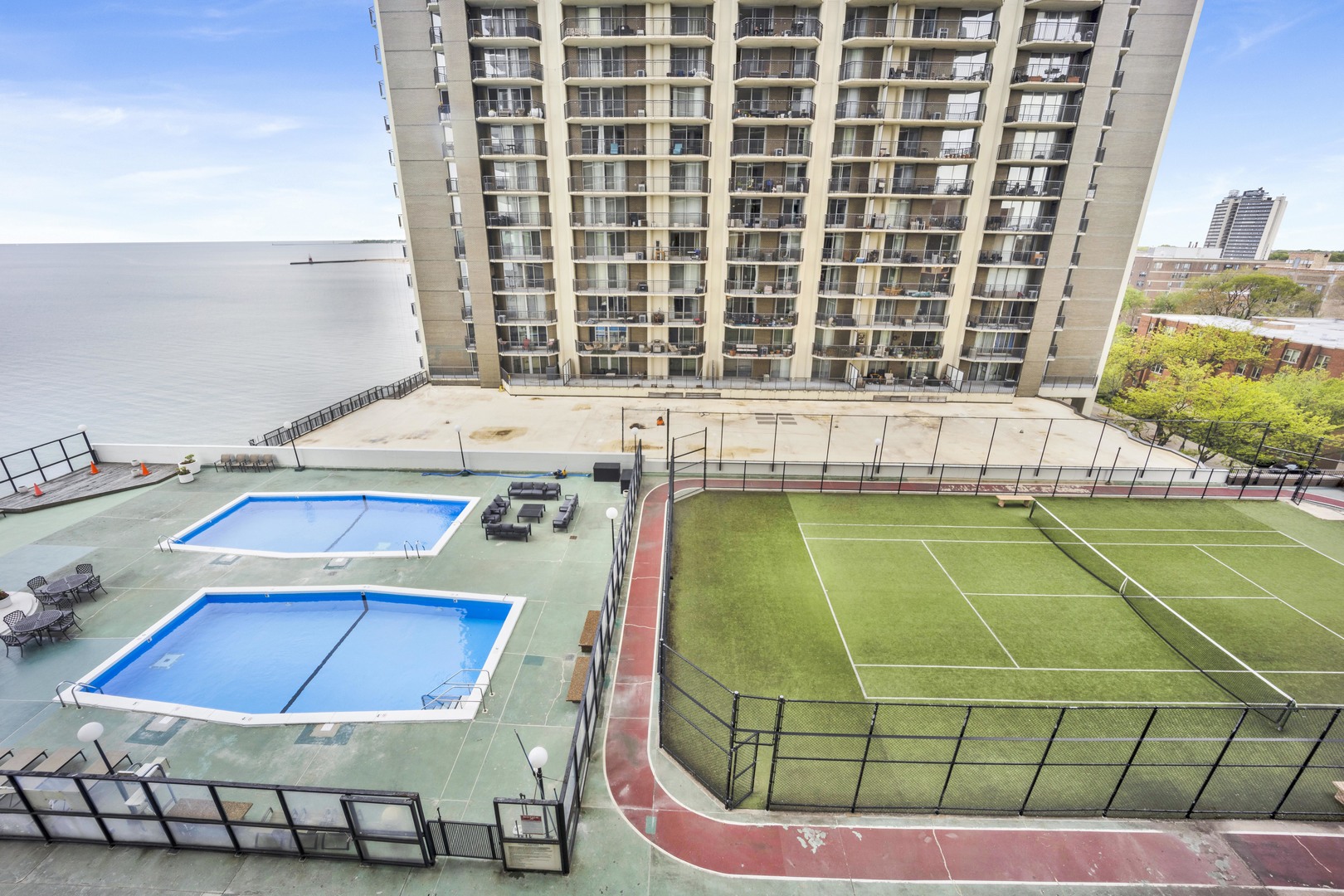 6033 N SHERIDAN Road Unit: 8E