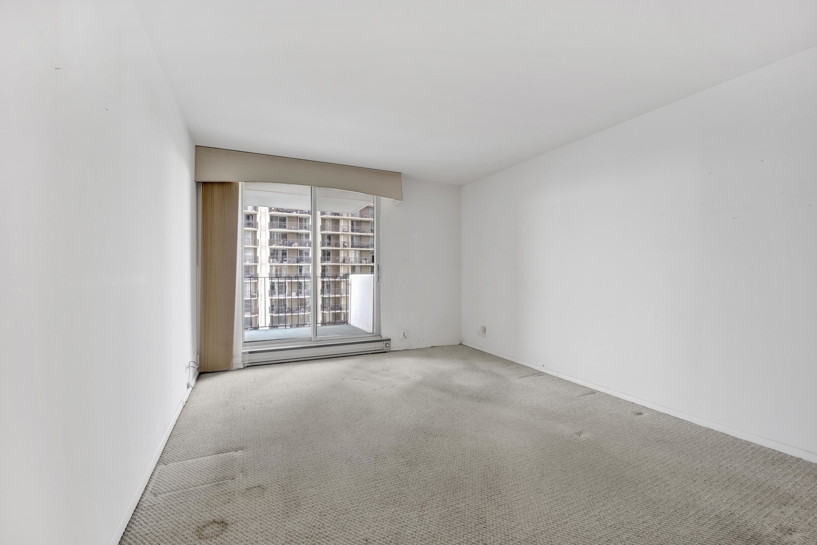 6033 N SHERIDAN Road Unit: 8E