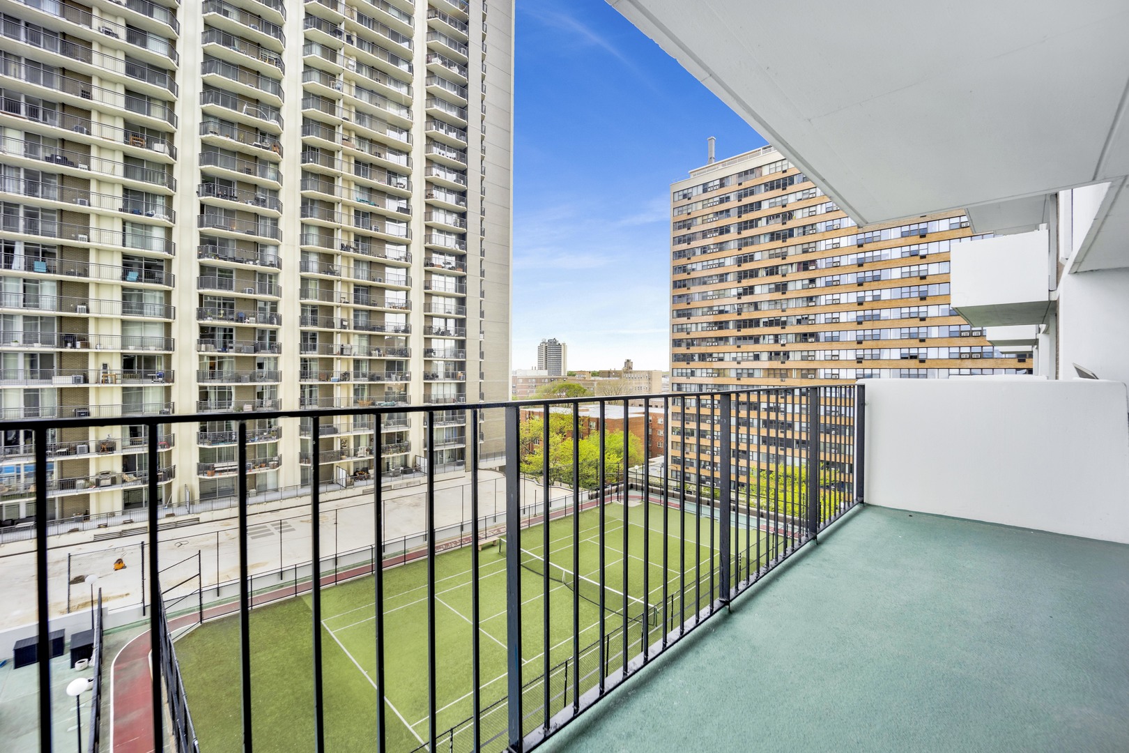 6033 N SHERIDAN Road Unit: 8E