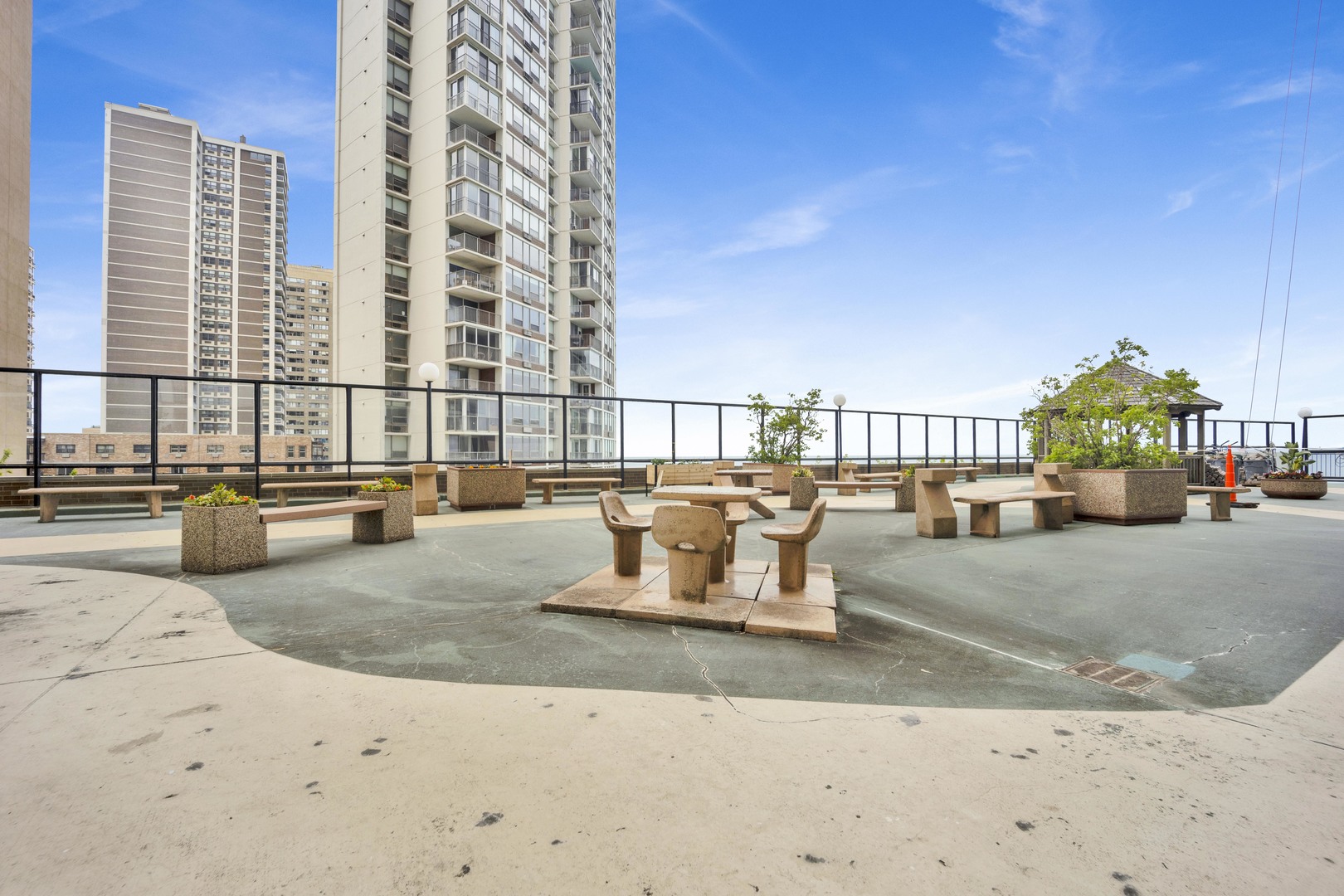 6033 N SHERIDAN Road Unit: 8E