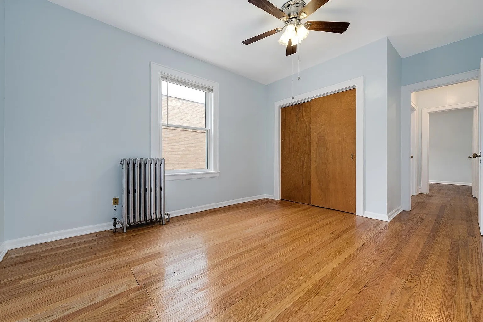 4249 N Francisco Avenue Unit: 2