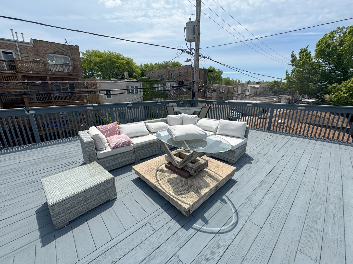 4249 N Francisco Avenue Unit: 2