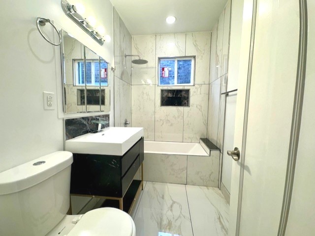 6724 N Campbell Avenue Unit: 2