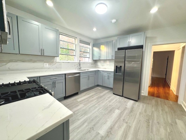 6724 N Campbell Avenue Unit: 2