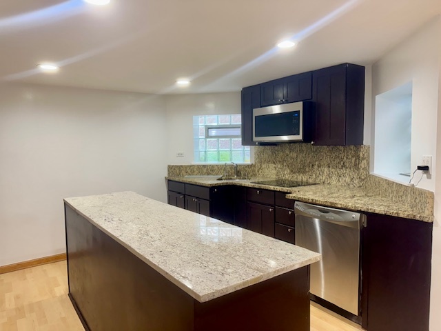 5618 N Artesian Avenue Unit: G