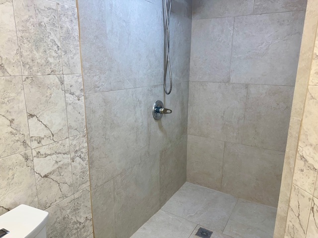 5618 N Artesian Avenue Unit: G