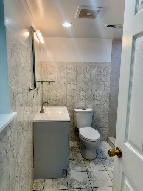 5618 N Artesian Avenue Unit: G