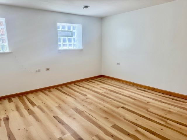 5618 N Artesian Avenue Unit: G