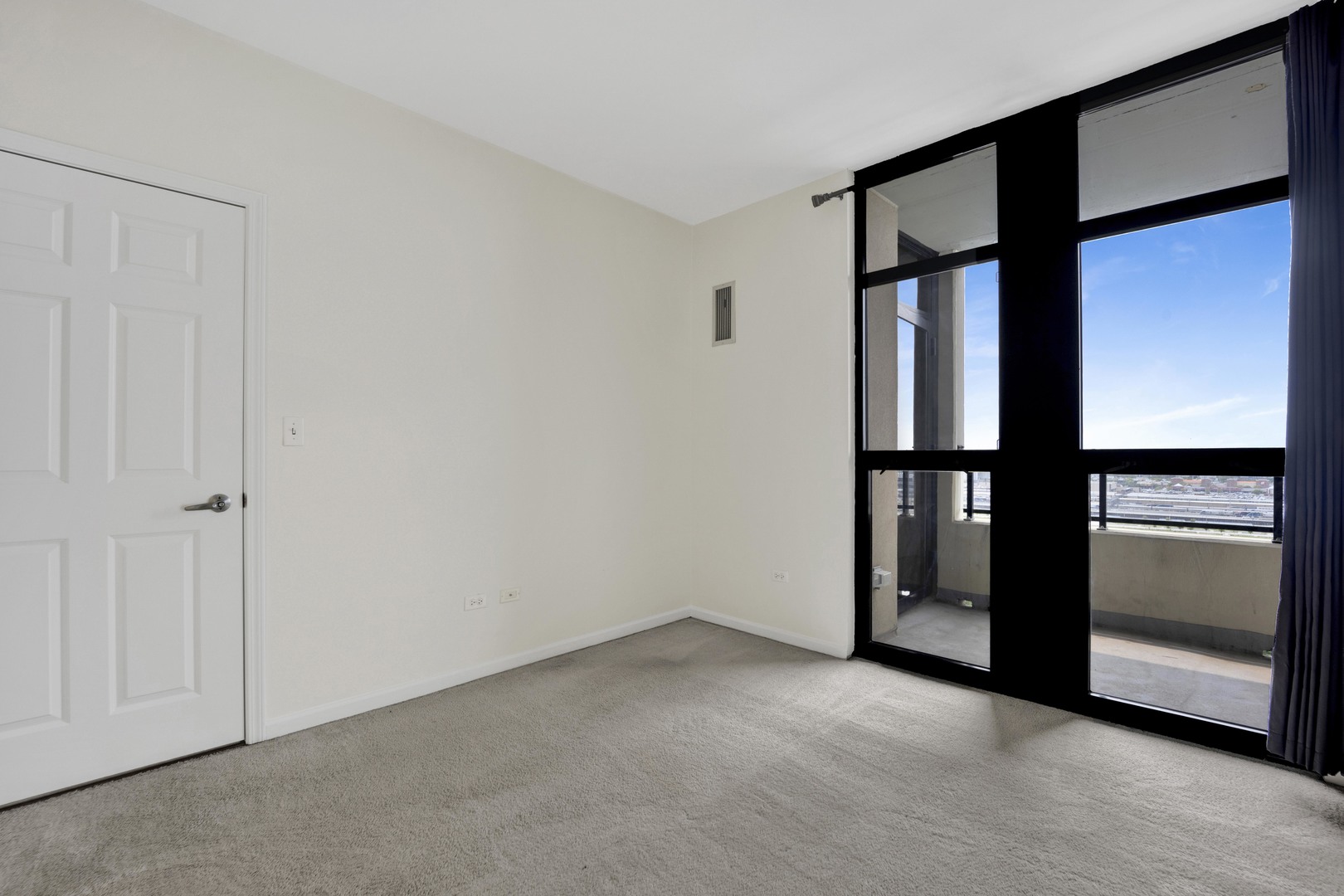 1255 S STATE Street Unit: 1704