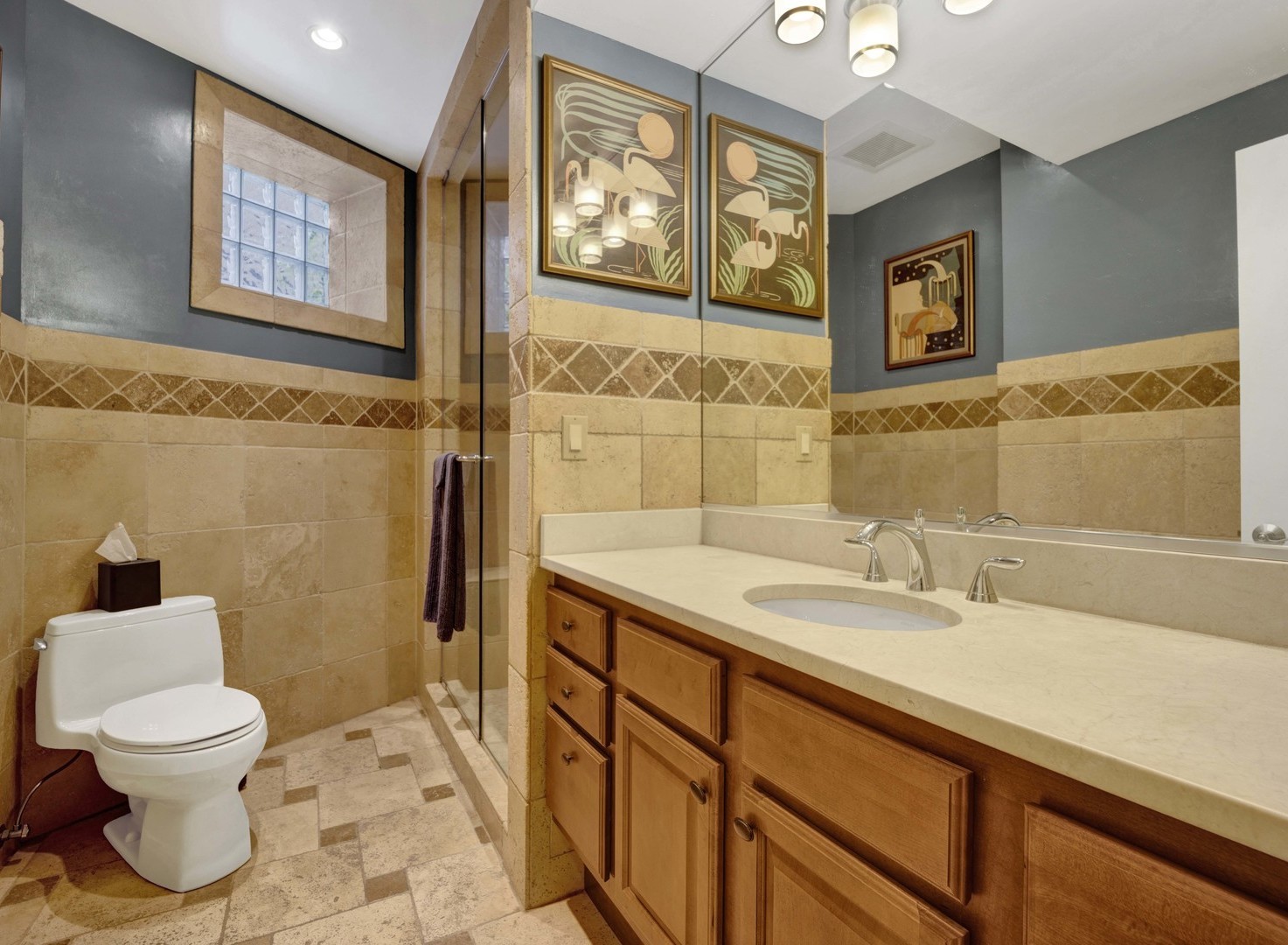 703 W Wellington Avenue Unit: G