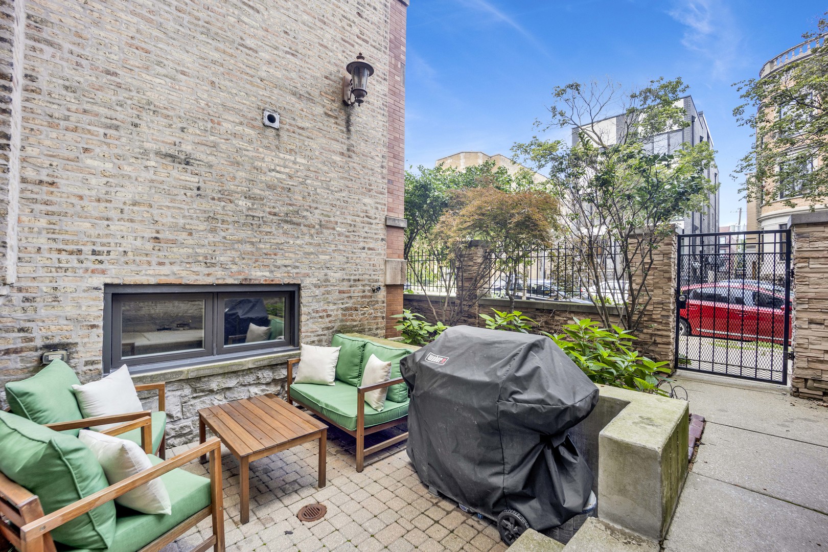 703 W Wellington Avenue Unit: G