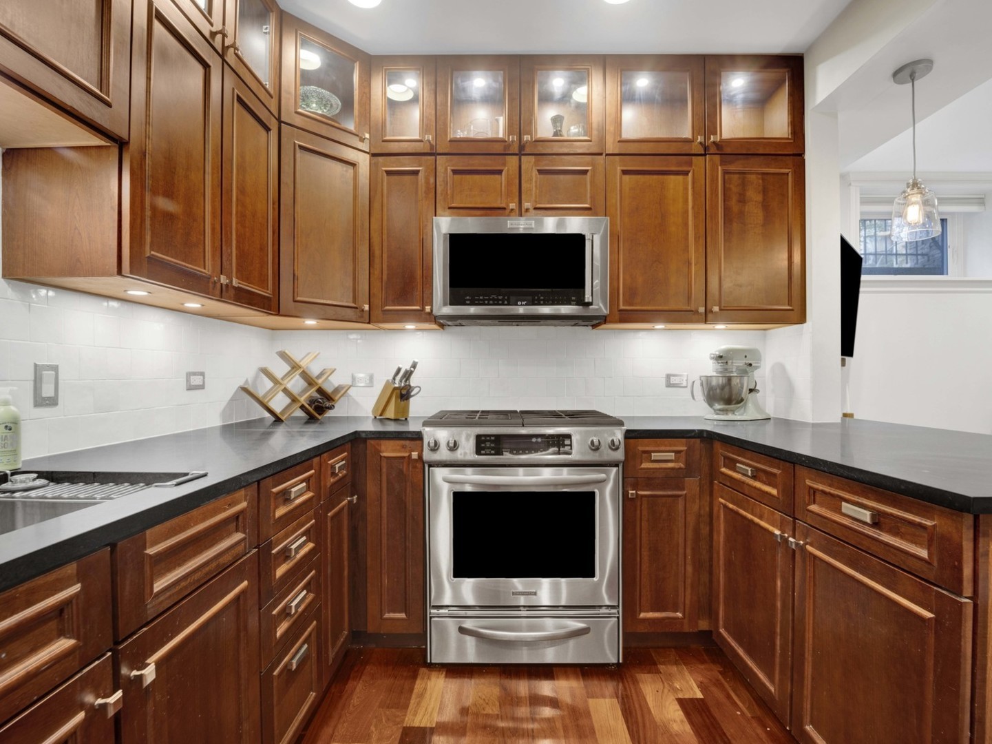 703 W Wellington Avenue Unit: G