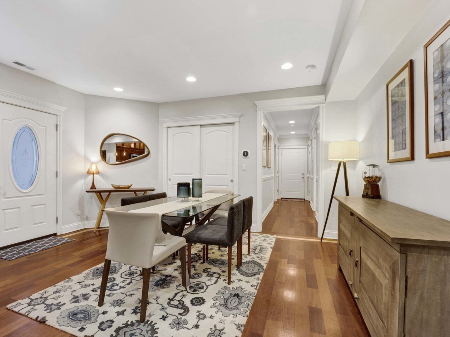 703 W Wellington Avenue Unit: G