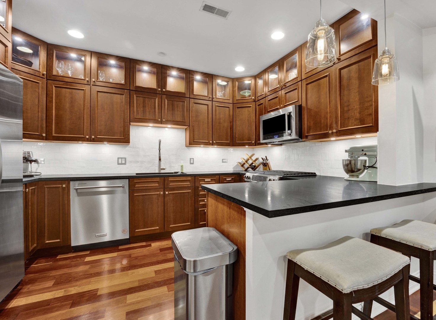 703 W Wellington Avenue Unit: G